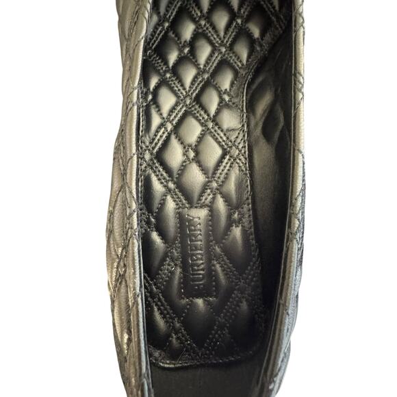 Burberry NWOB Baby Pump in Black Quilted Leather Size 39 - Picture 6 of 10